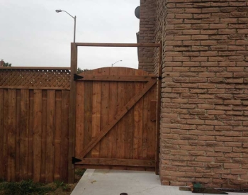 corner-fence-gates